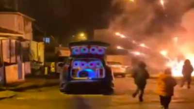 Asker eğlencesi yapmak isterken neredeyse mahalleyi ateşe vereceklerdi