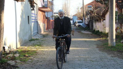 Tam 57 yıldır aynı bisikletle yol alıyor