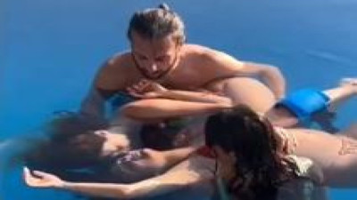 'Su Terapisi' adı altında tartışmalı etkinlik: 100-150 dolarlık katılım ücreti ve havuzda yakın temas