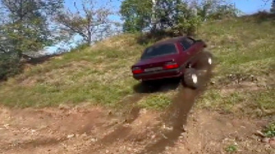 Broadway marka eski aracını 4x4' dönüştürdü