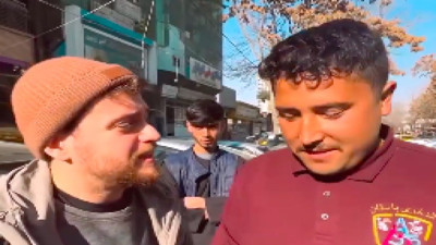 Alper Rende'nin Afganistan'da Türkiye'den sınır dışı edilen Afganlarla konuşması gündem oldu