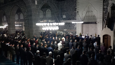 Diyarbakır'da ilk teravih coşkusu
