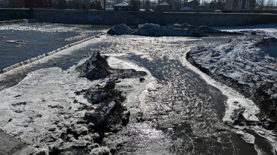 Ağrı'da don etkili oldu Murat Nehri buz tuttu