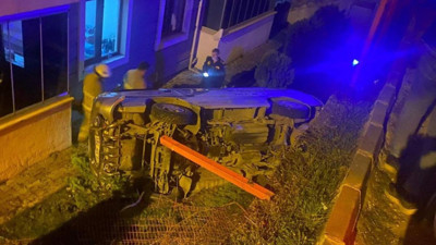 Karabük'te sitenin bahçesine araç düştü
