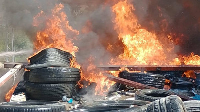 Hatay'da lastik dükkanında yangın