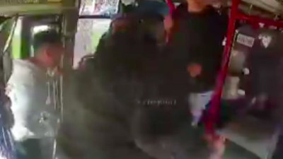 Adana yine gergin: Fazla yolcudan şikayet eden kişiye sopayla saldıran şoför