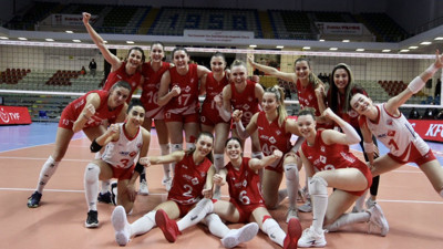 İzmir 13 yıl sonra Sultanlar Ligi'ne döndü. Bu gurur Aras Kargo'nun