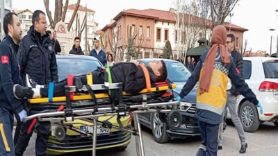 17 yaşındaki genç bıçaklandı