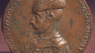 Fatih'in tılsımlı madalyonu satışta. İlk portreye istenen para dudak uçuklattı