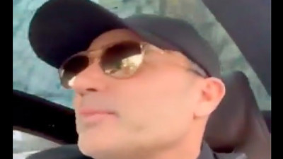 Mustafa Sandal, yerel seçim için yapılan reklam çalışmalarına isyan etti: 'Yer gök aday fotoğraflarıyla dolu'