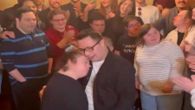 Mehmet Topal Down sendromlu çocukları iftar programında sevdikleri ünlü isimlerle buluşturdu