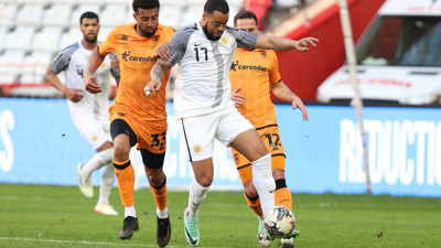 Acun Ilıcalı Curaçao karşısında yıkıldı