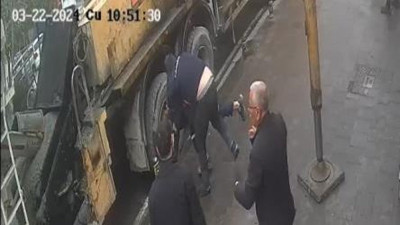 Kaldırımda yumruklu kavgası