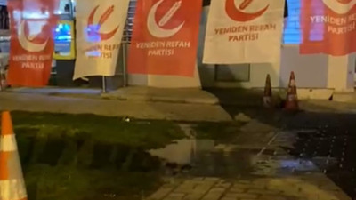 Kanalizasyon patlayınca seçim çadırları pis suyun ortasında kaldı