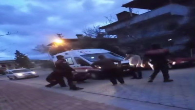 Komşuların gürültü kavgası kanlı bitti: 1 ölü, 1 yaralı