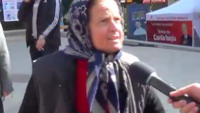 Yaşlı teyze çileden çıktı: 'Suriyelileri doldurdunuz ülkeye 7.500 liraya geçinmeye çalışıyorum'