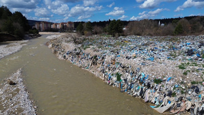 Mengen çayı çöplüğe döndü! Biri bu katliama dur desin…