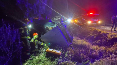Aynı yöne giderken çarpışıp yoldan çıktılar