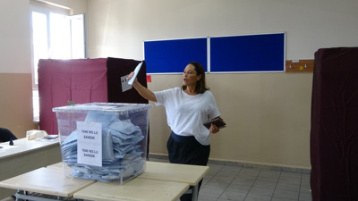 Hülya Avşar oyunu kullandı, Beşiktaş diye bağırdı