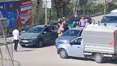 Yol verme tartışmasında yumruklar konuştu