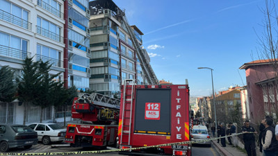 Ankara'da 8 katlı binanın çatı katında yangın çıktı