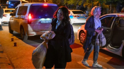 Sayım yapılan oylar güvenlik önlemleri altında ilçe seçim kurullarına götürüldü