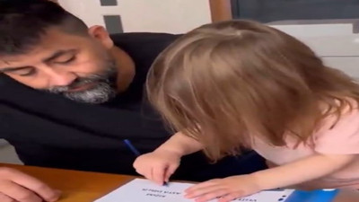 Küçük kızına sözleşme imzalattı: 30 yaşına kadar erkek arkadaş yok!