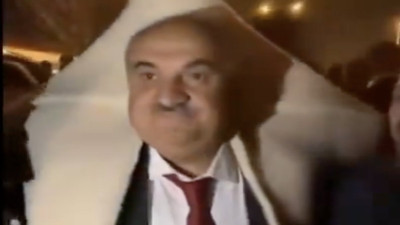 'Ondan çoban bile olmaz' dendi seçimi kazandıktan sonra çoban kıyafetiyle tur attı