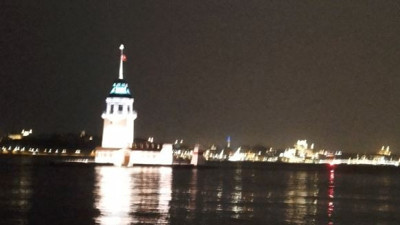 Üsküdar'da denize atlayan adam gözden kayboldu