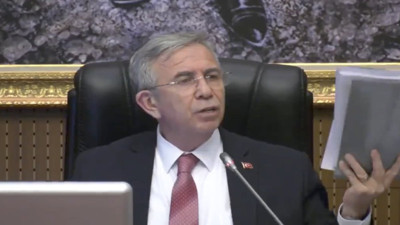 Mansur Yavaş'ın gündem olan cümlelerinde hazırlanan edit: 'Masaya çık tepin istersen'