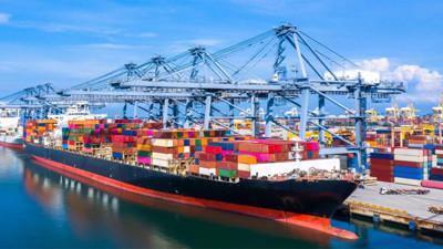 Martta hem ihracat hem ithalat düştü. Dış Ticaret açığı 7,5 Milyar dolar oldu