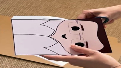 Genç tasarımcının çok konuşulan tasarımı: Ekrem İmamoğlu çantası