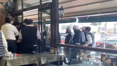 Tebliğcilerin restorandakileri oruç tutmadıkları için rahatsız ettikleri iddia edildi