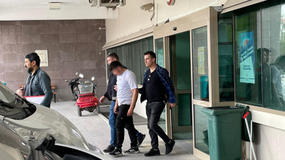 Girdiği evden yüz bin lira değerinde altın çaldı