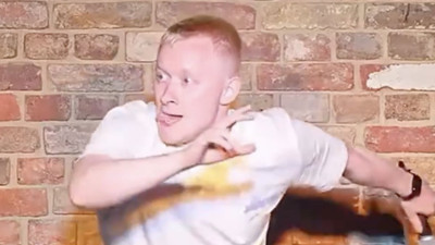 Stand-upçının ağır çekimde sevinen futbolcu taklidi sosyal medyayı salladı