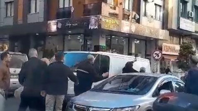 Güngören'de dehşete düşüren kavga: Tartıştığı sürücüye baltayla saldırdı