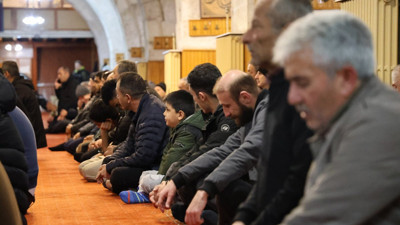 831 yıllık camide bayram namazı kılındı