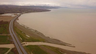 Van Gölü kahverengiye boyandı (10 Nisan 2024)