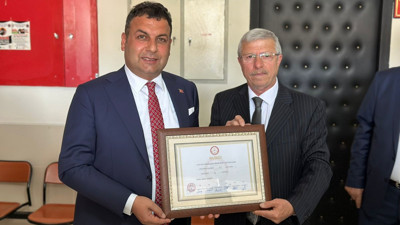 Gölbaşı Belediye Başkanı mazbatasını aldı