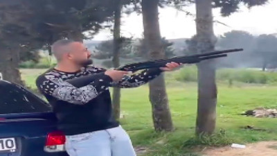 Sevdiklerinin bayramını pompalı tüfekle ortalığa ateş ederek kutladı!