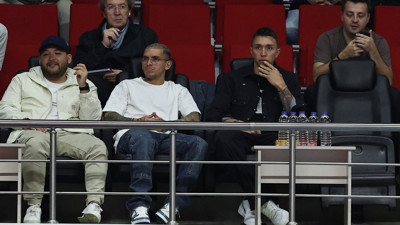 Torreira ve Muslera tribünde ortaya çıktı. Galatasaray'ın maçını izledi