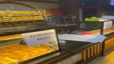 'Bayramda açığız' yazılı kağıtlara rağmen esnafa gelen soru güldürdü
