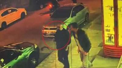 Kahvehaneye kurşun yağdırdılar müşteri çayını alıp kaldırımda içti. Kar maskeli 2 kişi baskın düzenledi