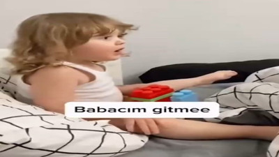 Babasının evden gitmesini istemeyen çocuğun numarası güldürdü