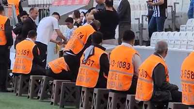 Dünya yıldızları dururken herkes ona koştu. Beşiktaşlı futbolcu şaştı kaldı