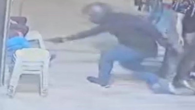 Çay ocağında otururken silahlı saldırıya uğradı