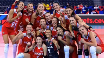 Zehra Güneş Yasemin Güveli Melissa Vargas Hande Baladın Ebrar Karakurt ve diğerleri. Bu takıma yürek dayanmaz