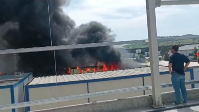 Bartın'da işçilerin kaldığı konteynerler yandı
