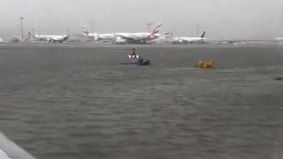 Dubai havalimanı göle döndü