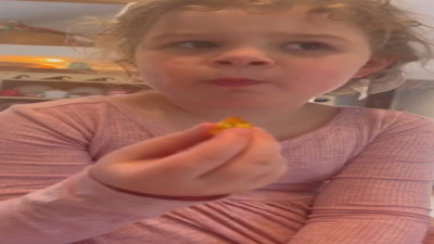 Küçük çocuğun stresle başa çıkma yöntemi sosyal medyayı salladı